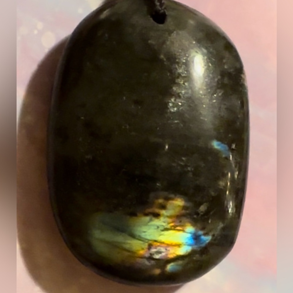 Labradorite Rainbow Flash Large Oval Palm Stone Natural Gemstone Crystal Pendant - Picture 13 of 16